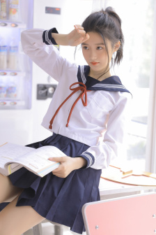 坤坤寒进桃子里
